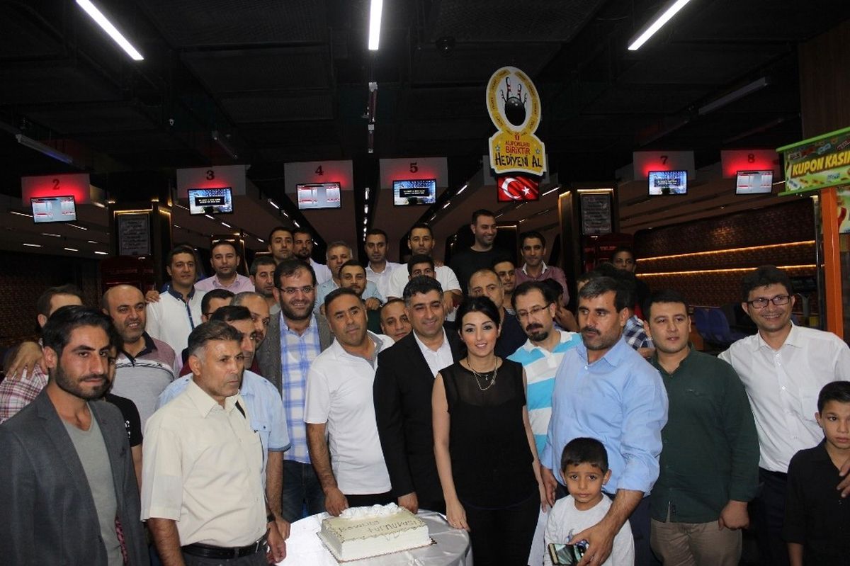 Piazza Avm\'de Kıyasıya Bowling Mücadelesi