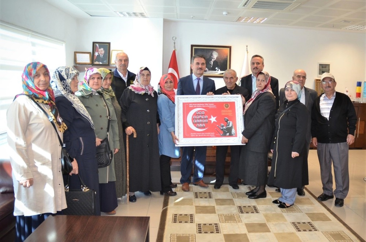 Şehit Ailelerinden Yılmaz\'a Teşekkür Ziyareti