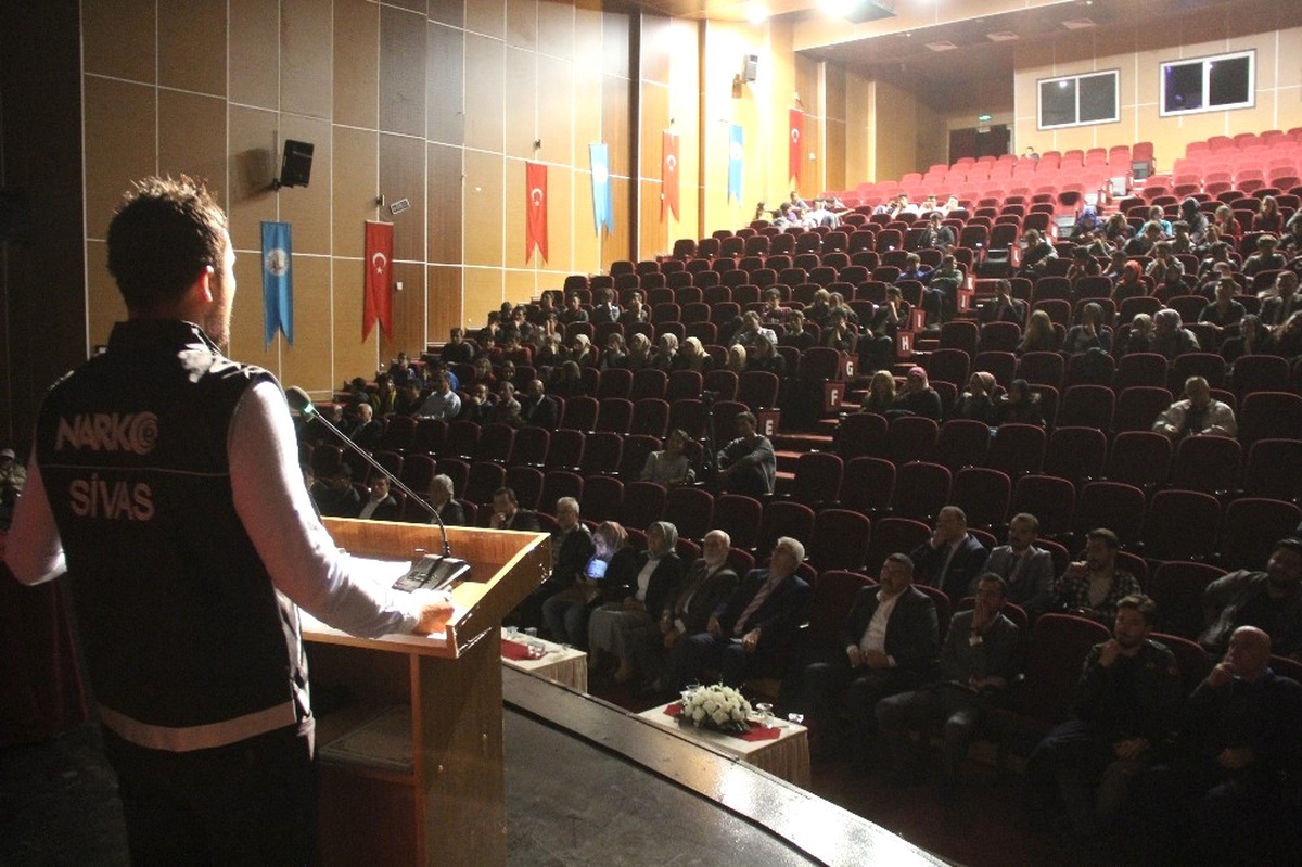 Sivas\'ta Uyuşturucunun Zararları Anlatıldı