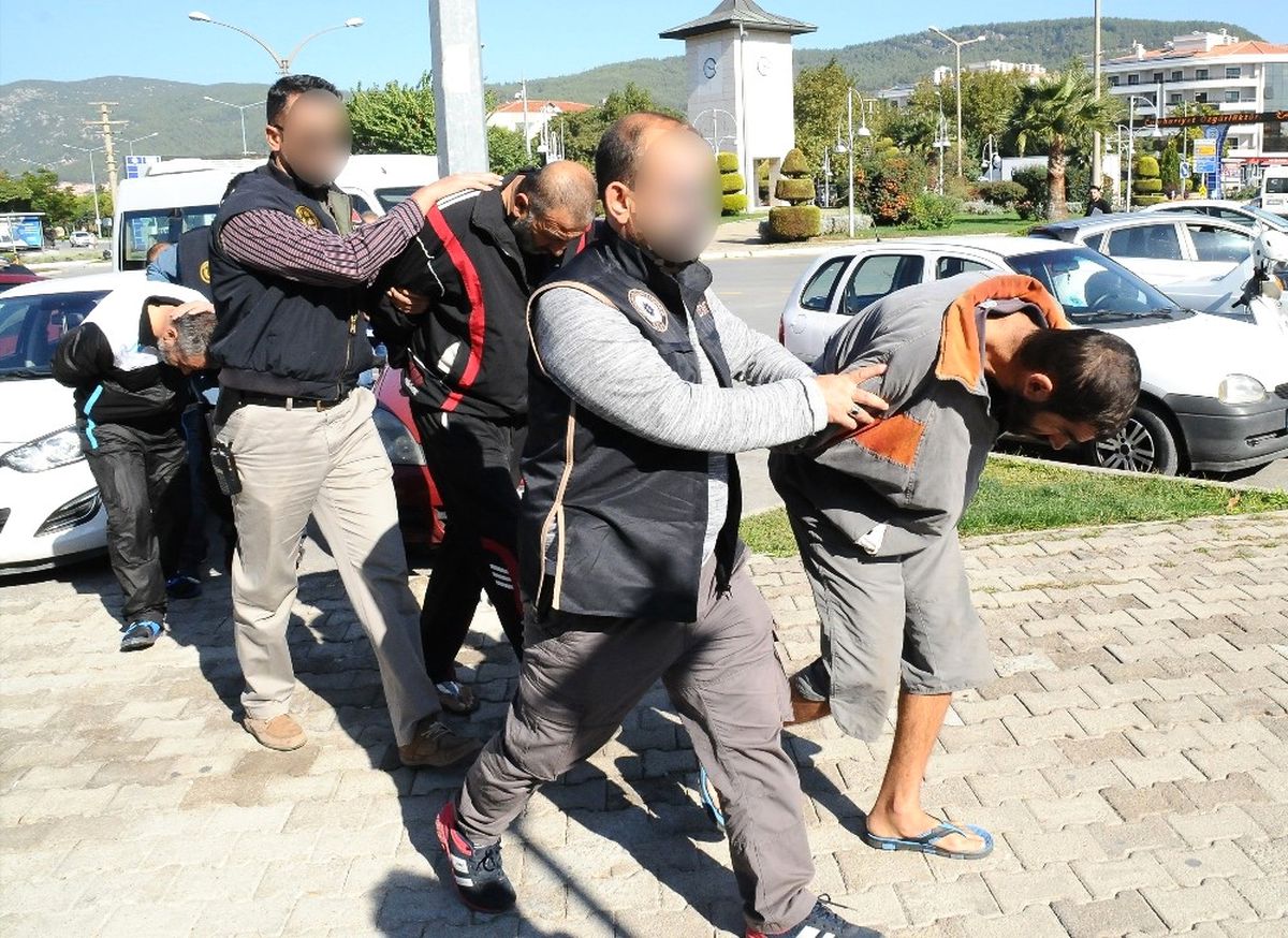 Teröristleri Ülkeye Sokan Suriyeli Gemi Personeli ile Bir Terörist Tutuklandı