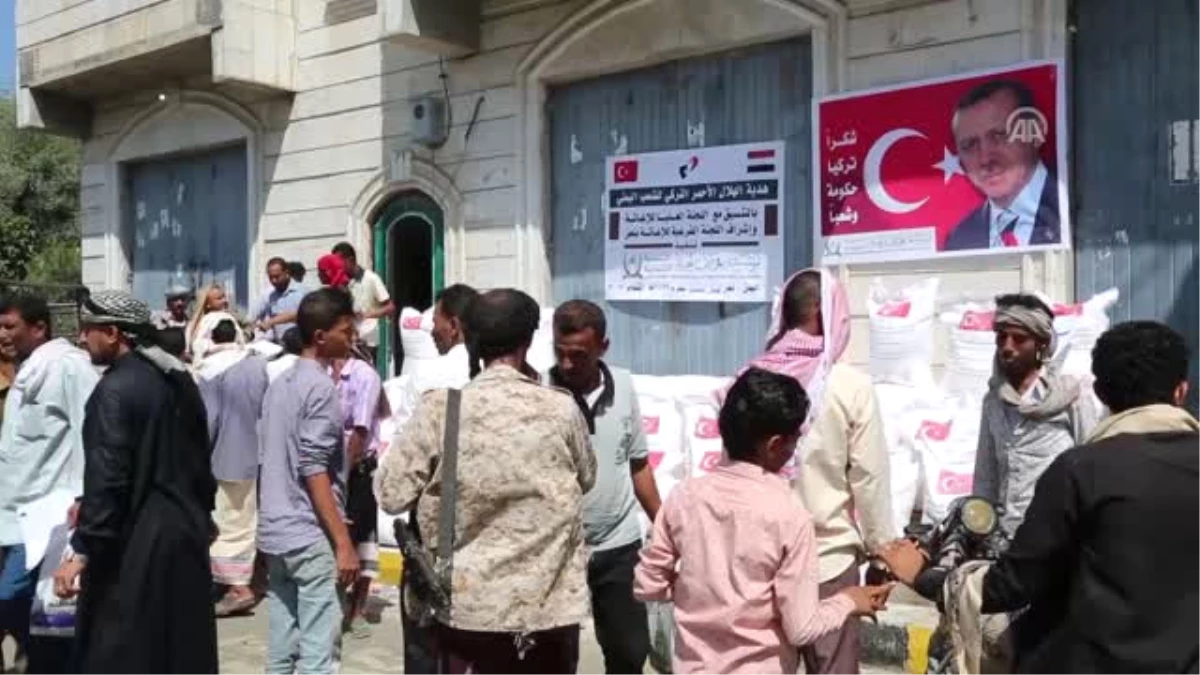 Türk Kızılayından Yemenli Memurlara Yardım