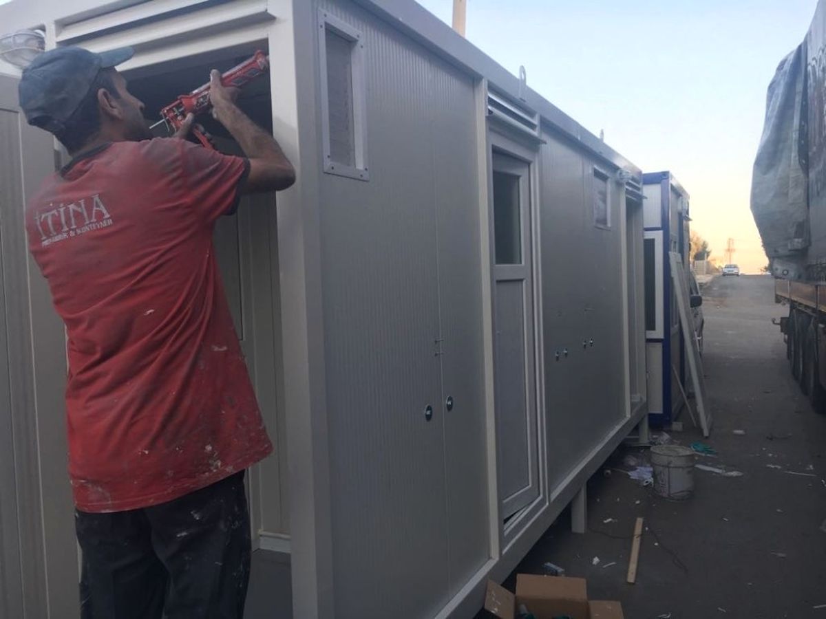 Üzümlü Sınır Kapısında Prefabrik Lavabolar Kuruldu