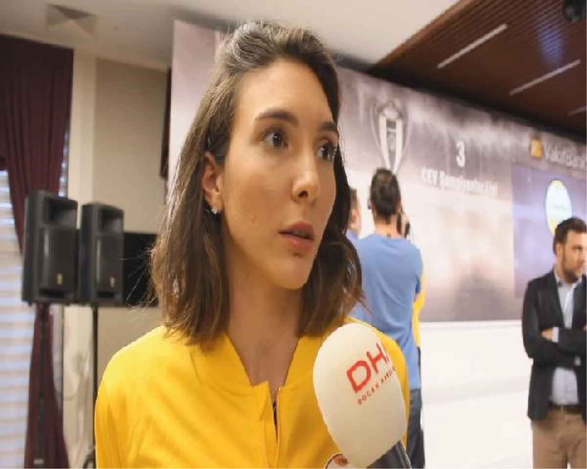 Vakıfbank\'ın Milli Pasörü Naz Aydemir Akyol: "Hedefimiz Bütün Kulvarda Şampiyonluk"