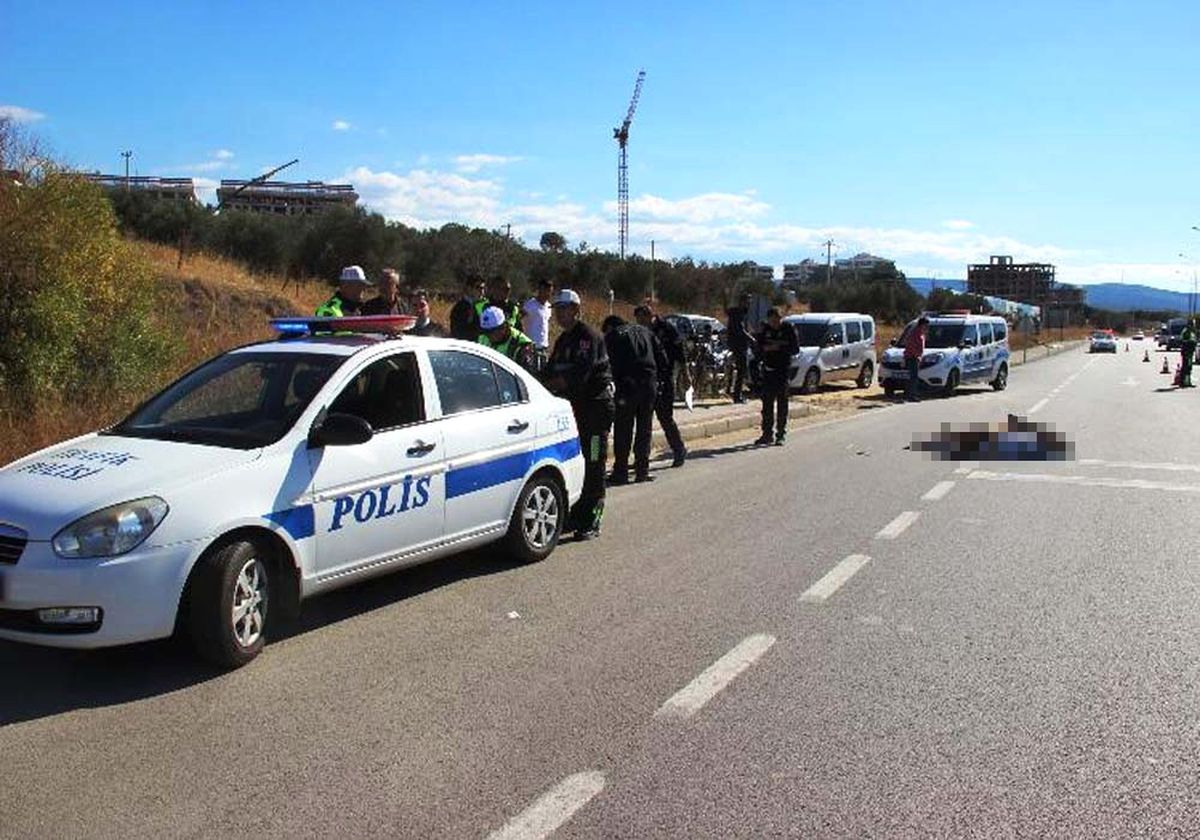 Yola Fırlayan Engelli Oğlunu Kurtarmak İsterken Can Verdi