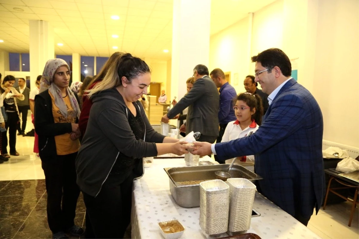 Aksaray Belediyesi 14 Bin Öğrenciye Aşure İkramında Bulundu