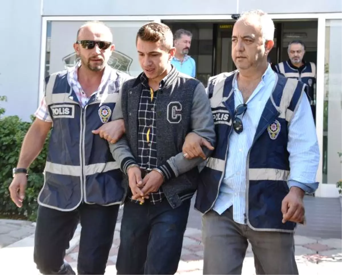 Atm\'lerden \'Papağan\' ile 20 Bin Lira Dolandırdılar