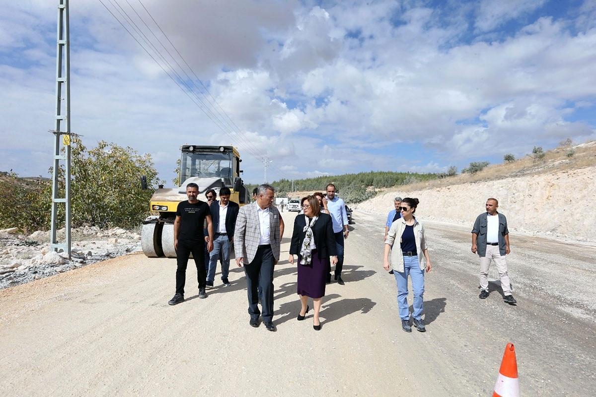 Başkan Şahin, Eski Nizip Yolu\'ndaki Çalışmaları İnceledi