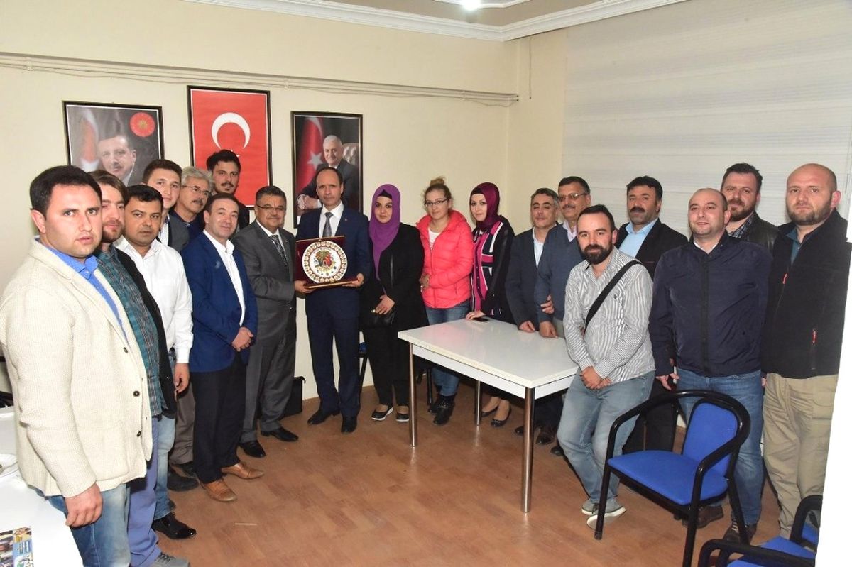 Başkan Yağcı\'dan Bozüyük AK Parti Teşkilatı Ziyareti
