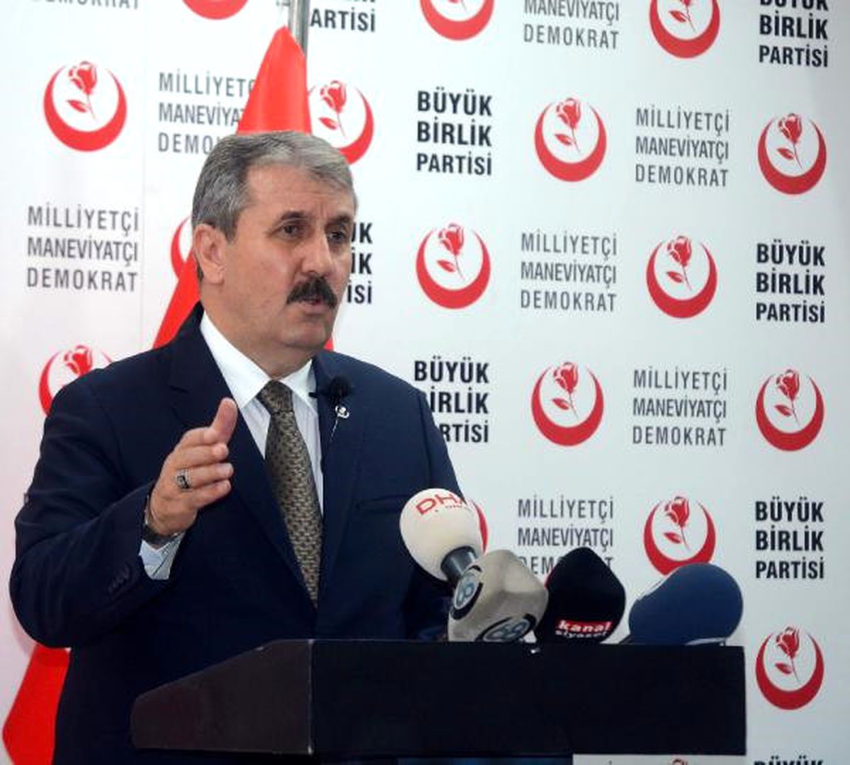 BBP Başkanı Destici: Türkiye Cumhuriyeti Devleti, ABD\'nin Posta Koyacağı Bir Devlet Değildir