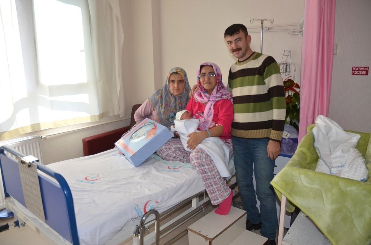 Bebeklerin İlk Hediyesi Gemlik Belediyesi\'nden