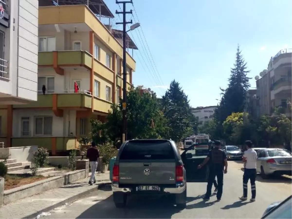 Gaziantep\'te Eve Baskına Giden Polislere Ateş Açıldı!