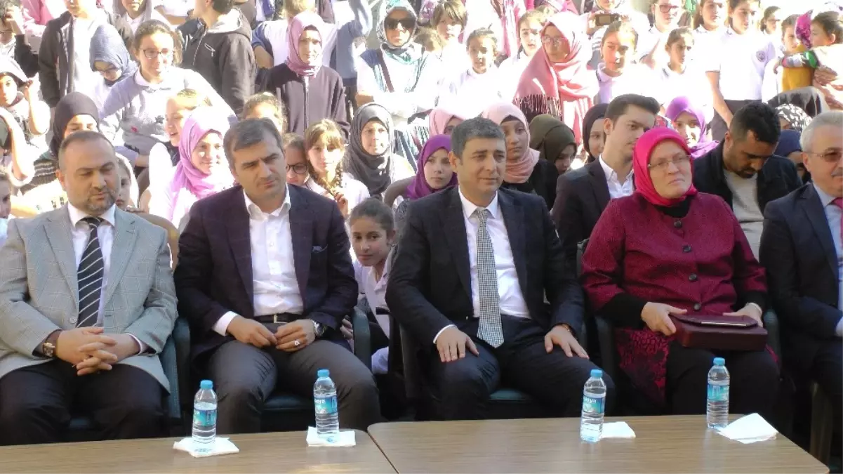 İmam Hatip Lisesinden Bin Kişiye Aşure İkram Edildi