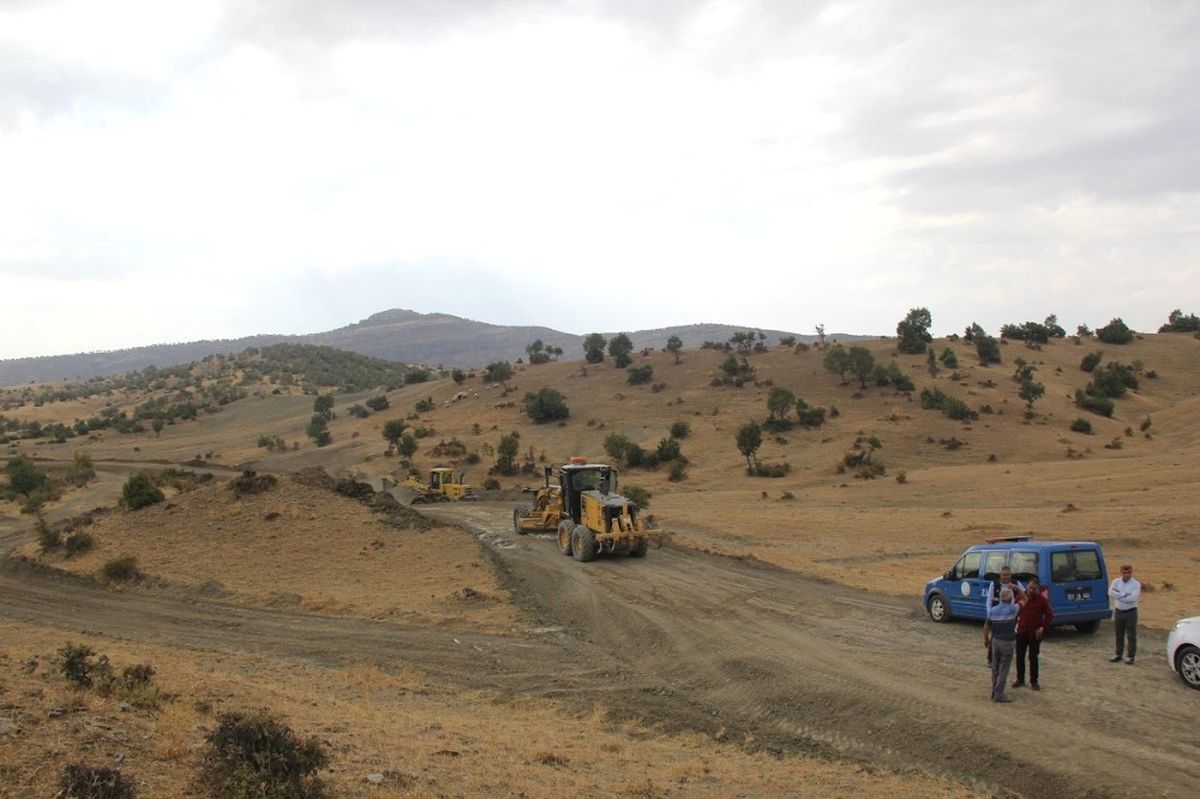 Kulp Belediyesi Yeni Mezarlık Yolu İçin Çalışmalara Başladı