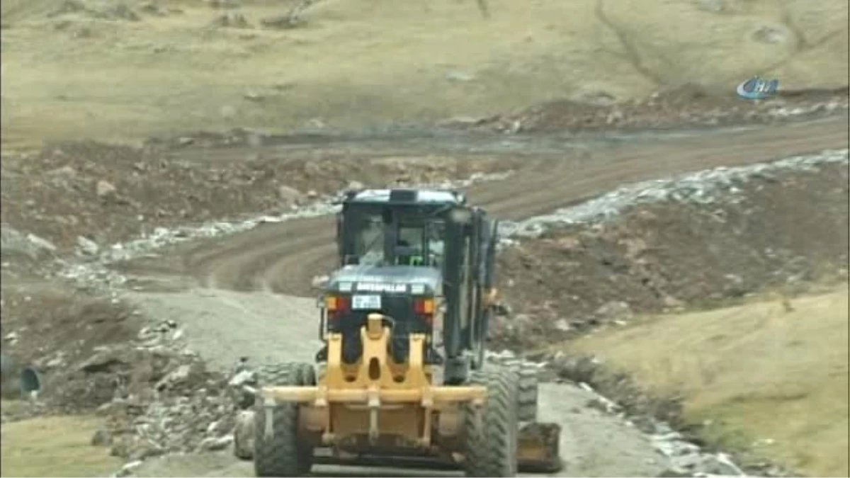 Posof Ulgar Dağı Tünelinde Çalışmalar Yoğunlaştı
