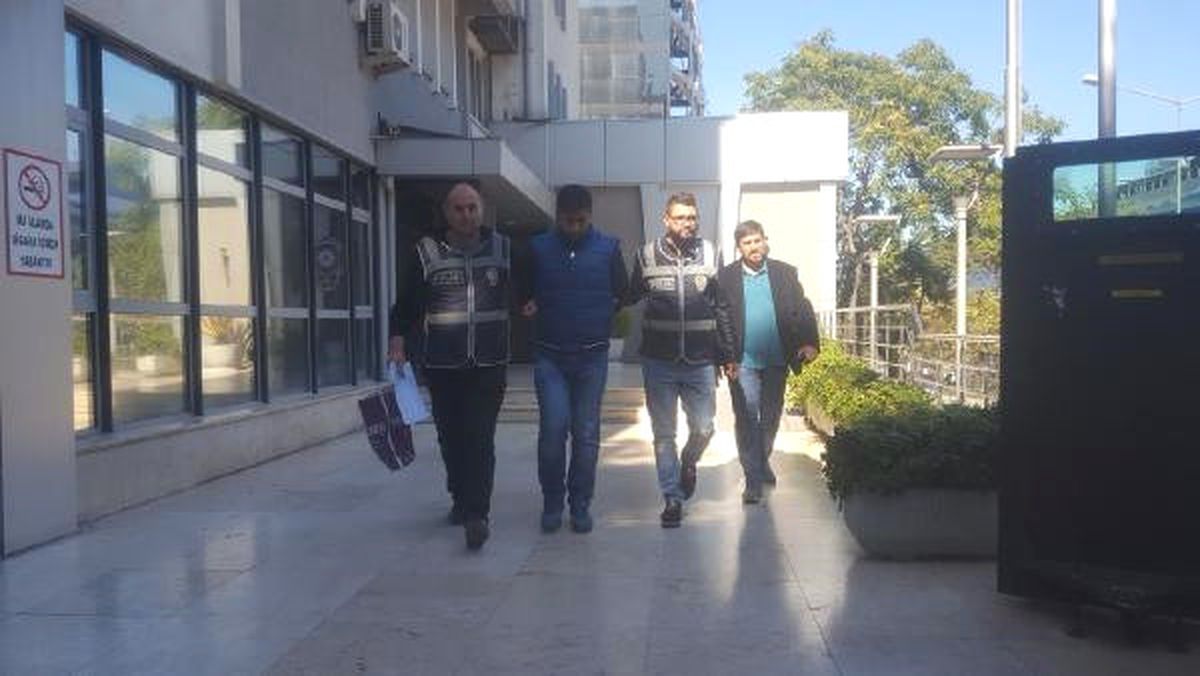 Telefonla Dolandırıcılıktan Aranan Şüpheli, İstanbul\'da Yakalandı