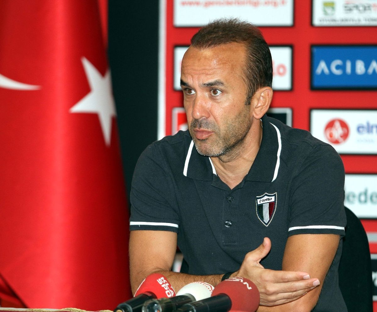 Ukrayna Maçı Öncesi Hoca Değişikliği..."