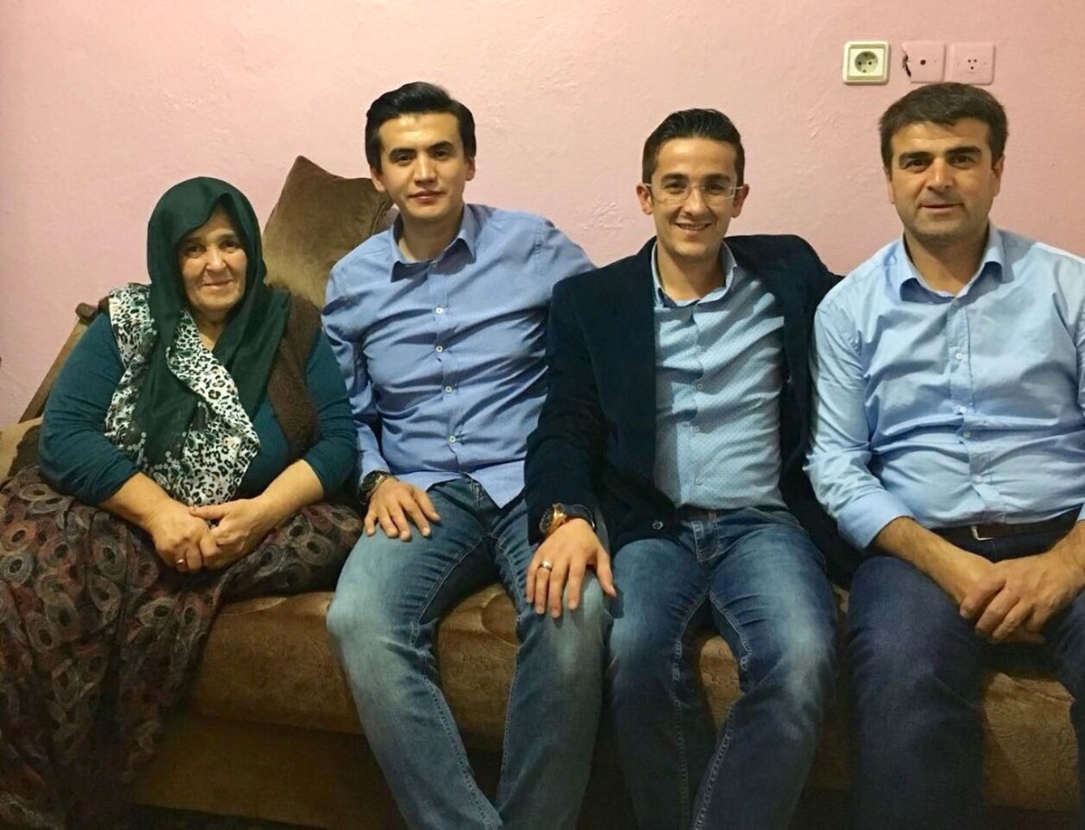 Ak Gençler 200 Yaşlı Vatandaşı Ziyaret Etti