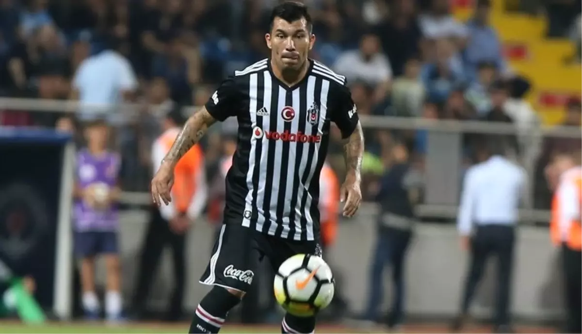 Beşiktaş, Medel ve Orkan Çınar\'ı Gençlerbirliği Maçının Kadrosuna Almadı