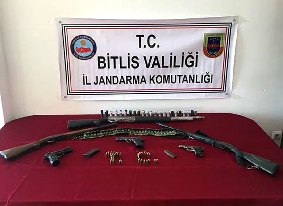 Bitlis\'te PKK Operasyonu: 3 Gözaltı
