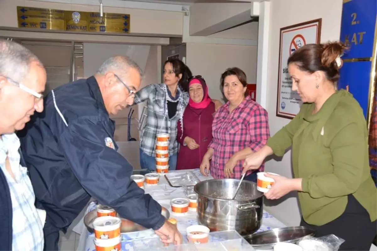 Burhaniye\'de Şehitlerimiz Aşure Hayırı ile Anıldı