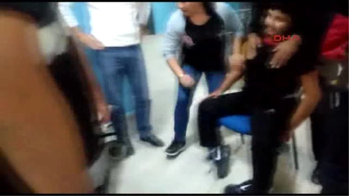 Çanakkale - Asansör Bozulunca Aşağı İnemeyen Bedensel Engelli Öğrencileri İtfaiye İndirdi