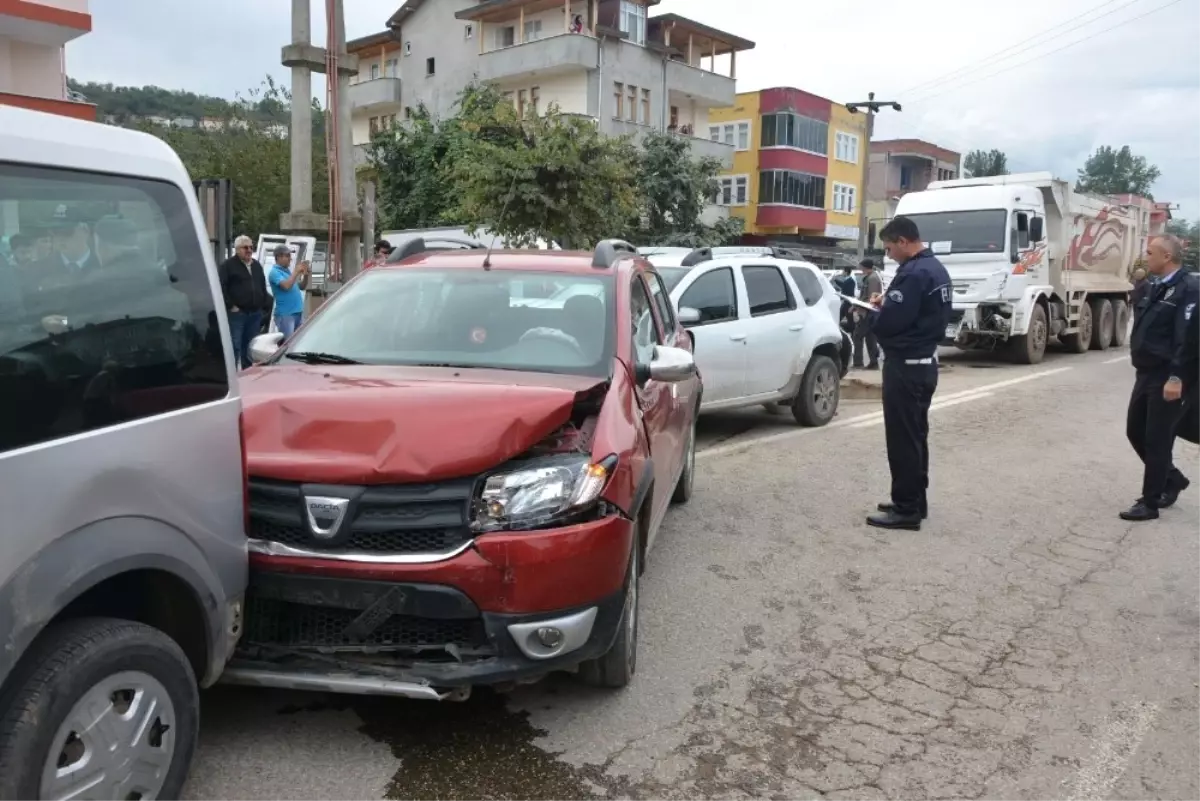 Fatsa\'da Zincirleme Trafik Kazası: 6 Yaralı