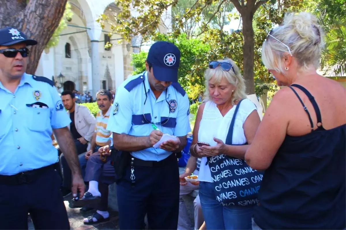 Hırsızlar Lokma Kuyruğunda Turistleri Soydu