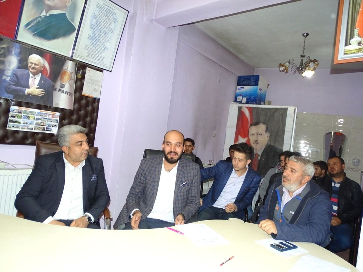 Hisarcık AK Parti Gençlik Kollarında Emre Sarıkaş Güven Tazeledi