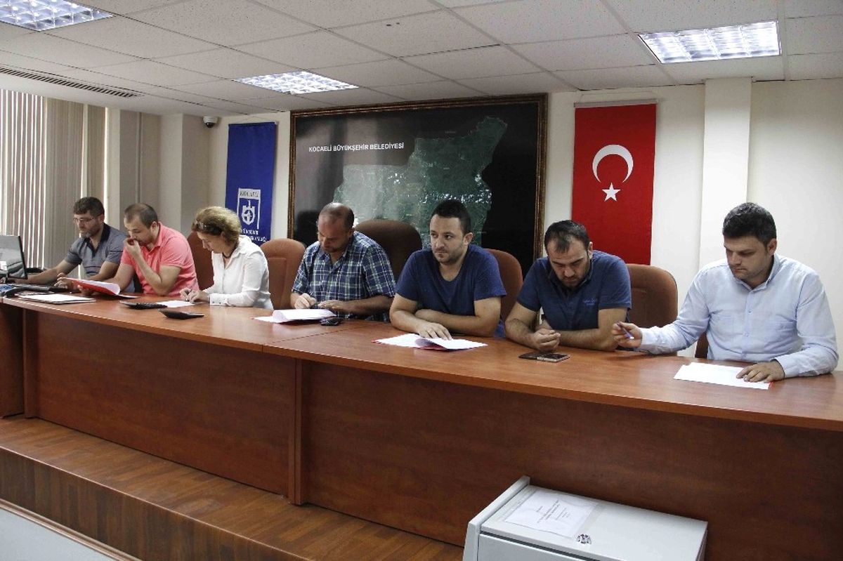 İzmit, Derince ve Körfez İlçelerinde Yollar Yenileniyor