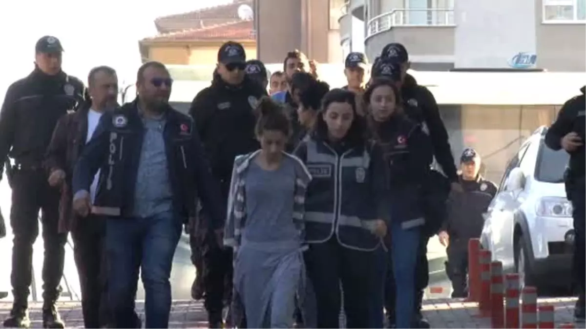 Kayseri\'de Narkotik Operasyonunda Gözaltına Alınan 11 Kişi Adliyeye Sevk Edildi