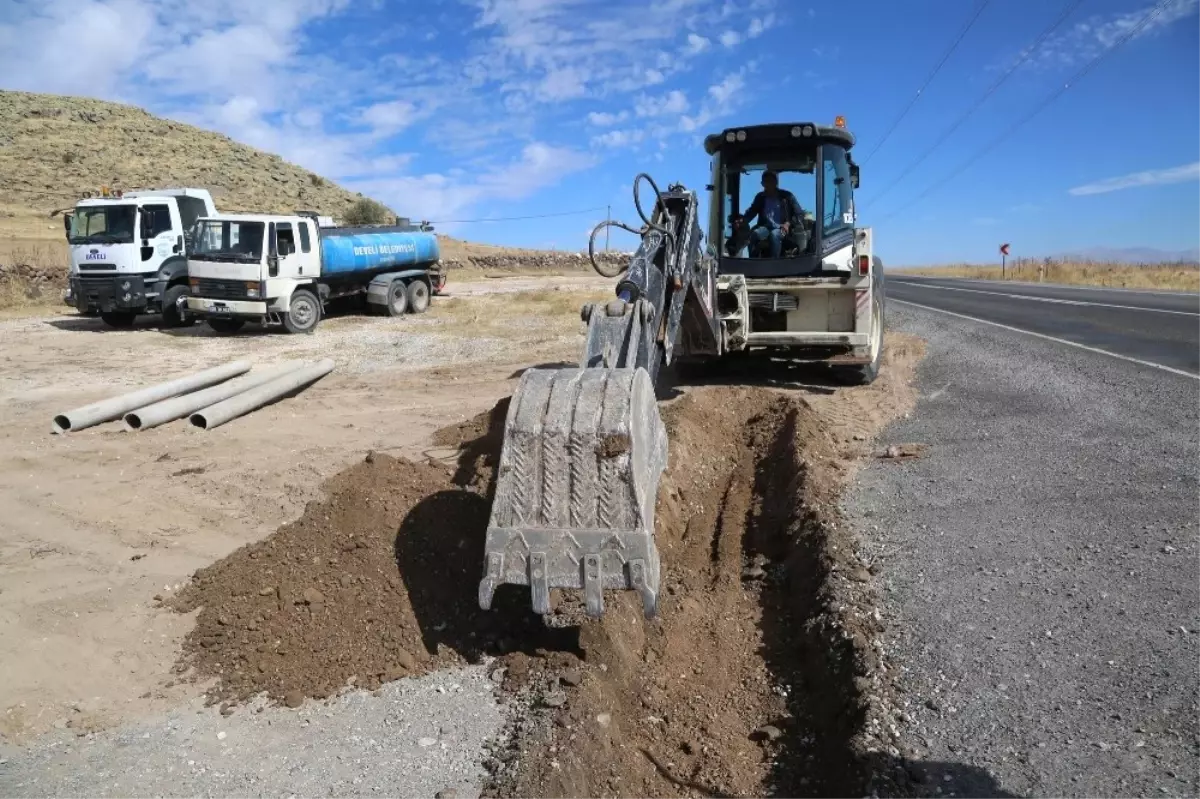 Köylerde Yol Çalışmaları Devam Ediyor