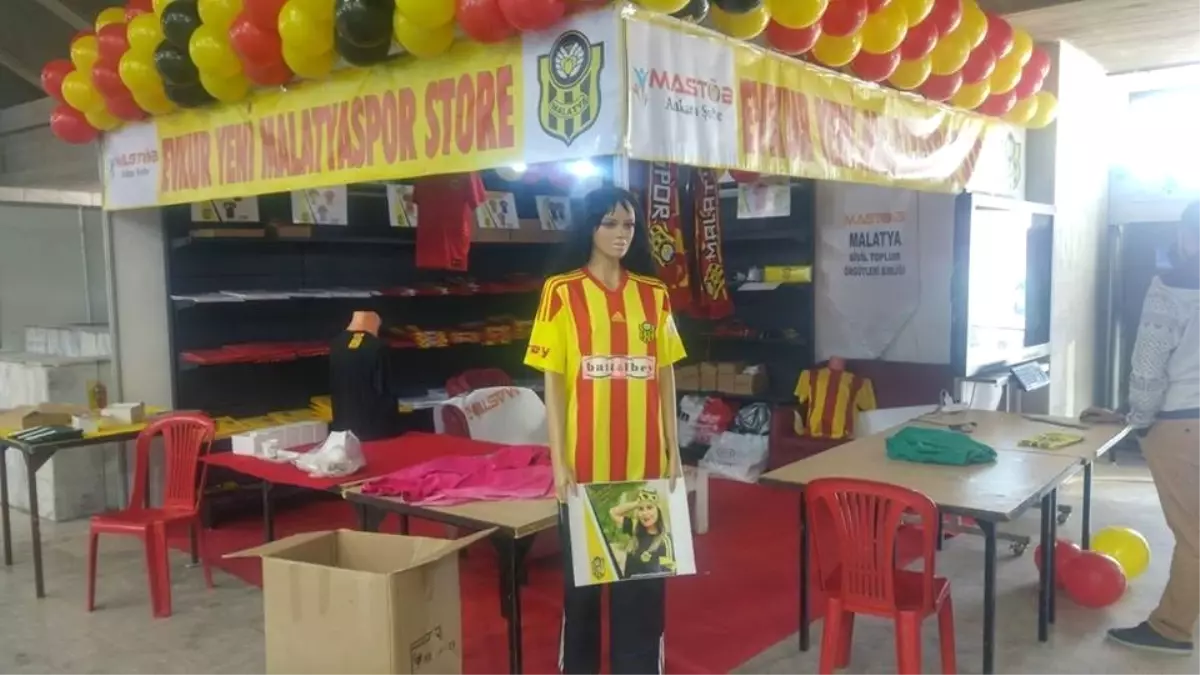 Malatya Tanıtım Günleri\'nde Evkur Yeni Malatyaspor Standına Yoğun İlgi