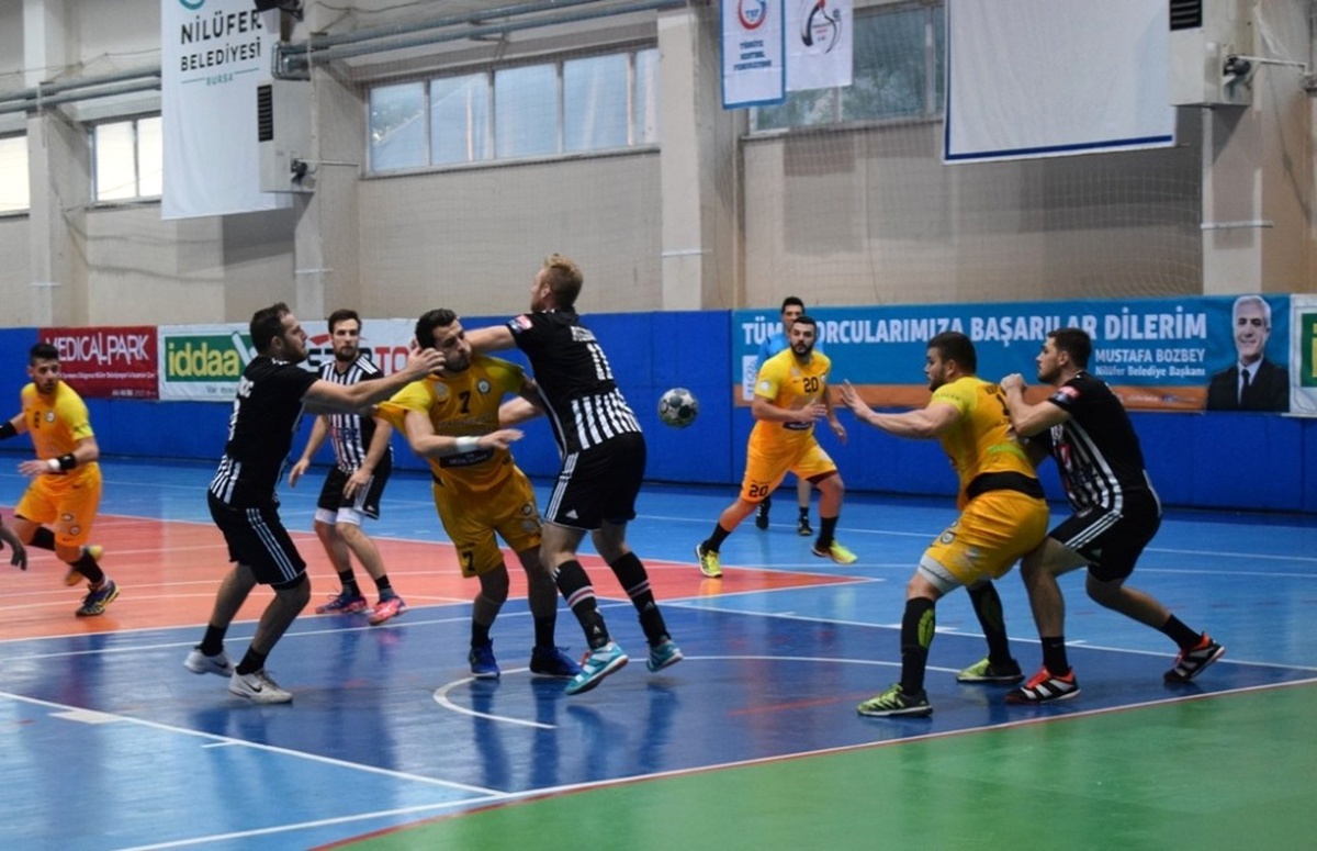 Nilüferli Hentbolcular 9 Yıl Aradan Sonra Beşiktaş\'ı Yendi