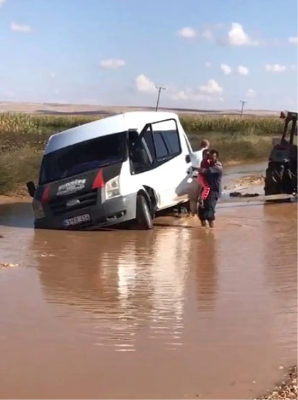 Öğrencilerin Ölümden Döndüğü Anlar Kamerada