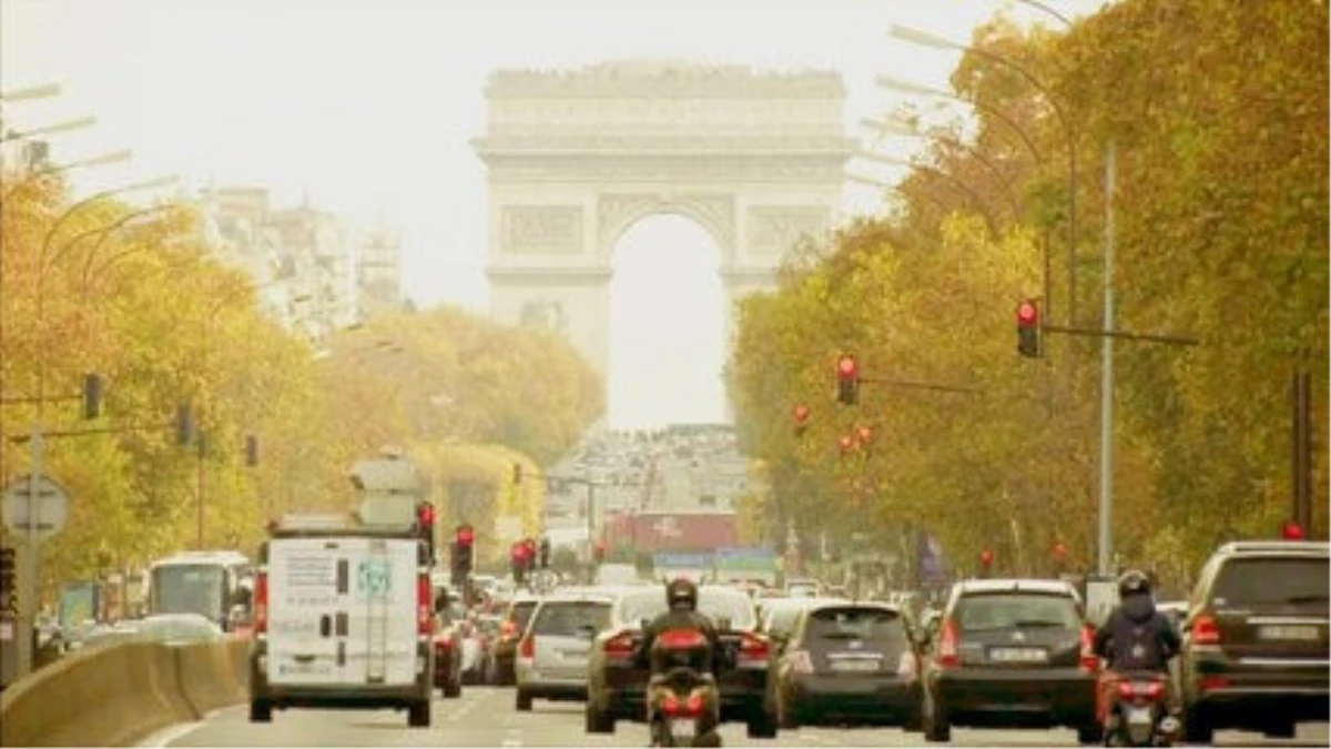Paris: 2030\'a Kadar Fosil Yakıtlı Araçlar Yasaklanacak