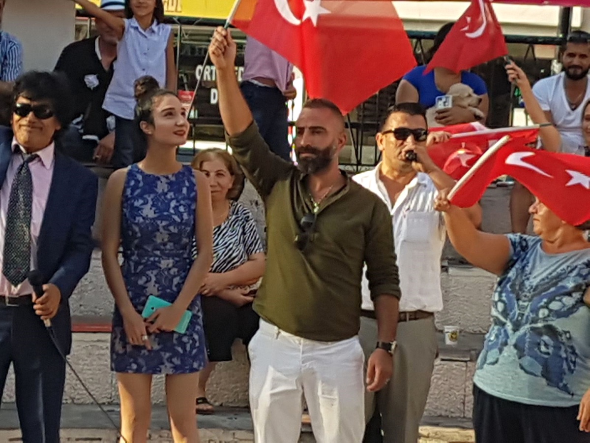 Turgay, Bu Kez Siyaset Sahnesine Adım Atıyor
