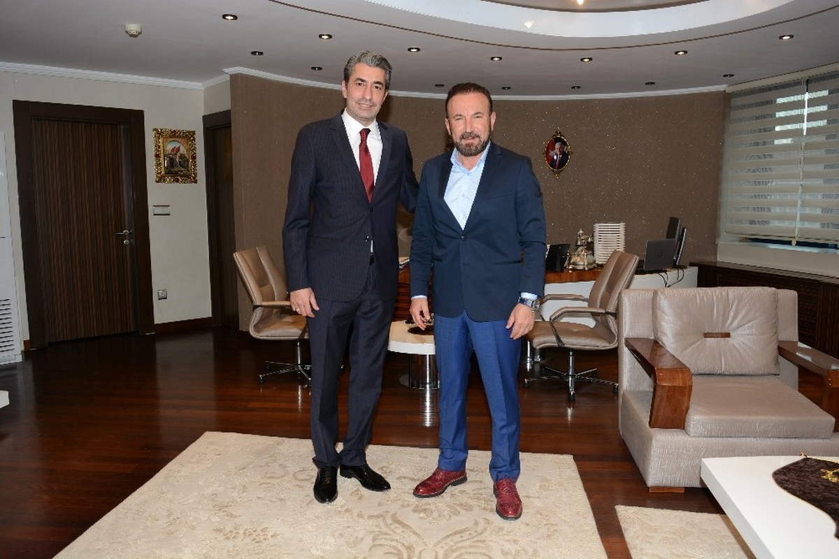 Ünlü Sanatçı Petekkaya İzmit\'teki Tarihi Açılışa Gelecek