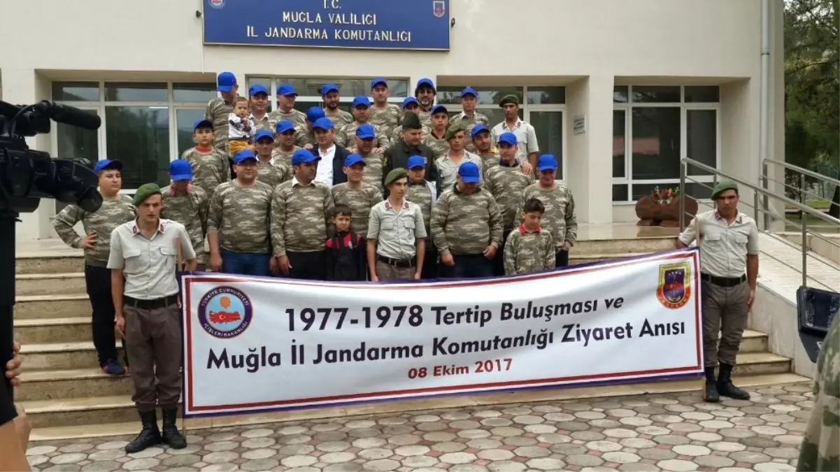 25 Arkadaş 20 Sene Sonra Tekrar Askerlik Yaptı