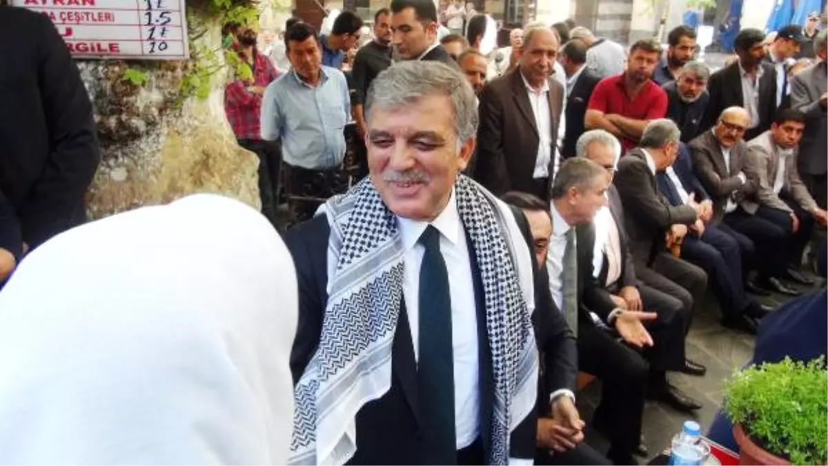 Abdullah Gül\'e Şanlıurfa\'da Yoğun İlgi