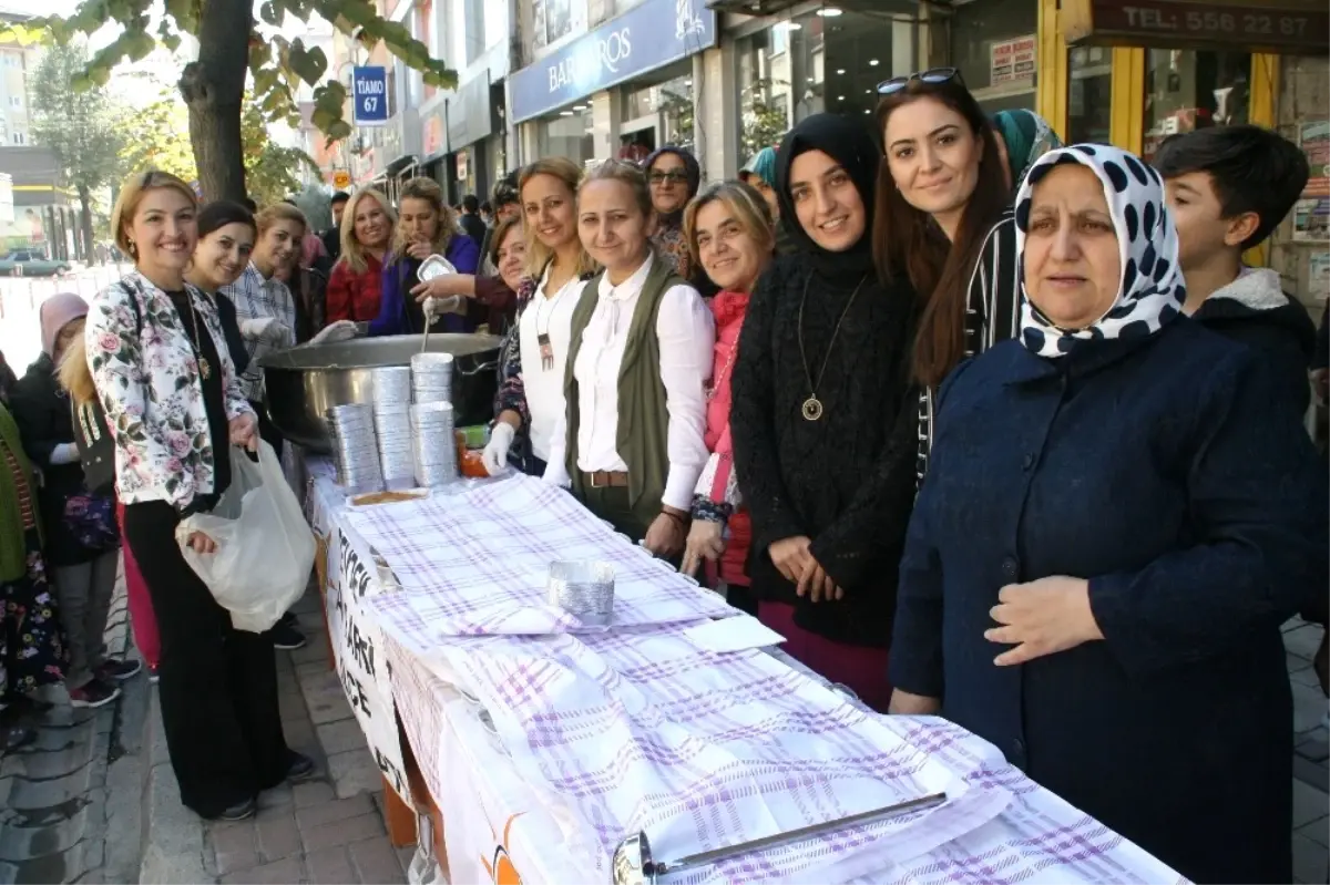 AK Parti Kadın Kolları Tarafından Aşure Programı Düzenledi