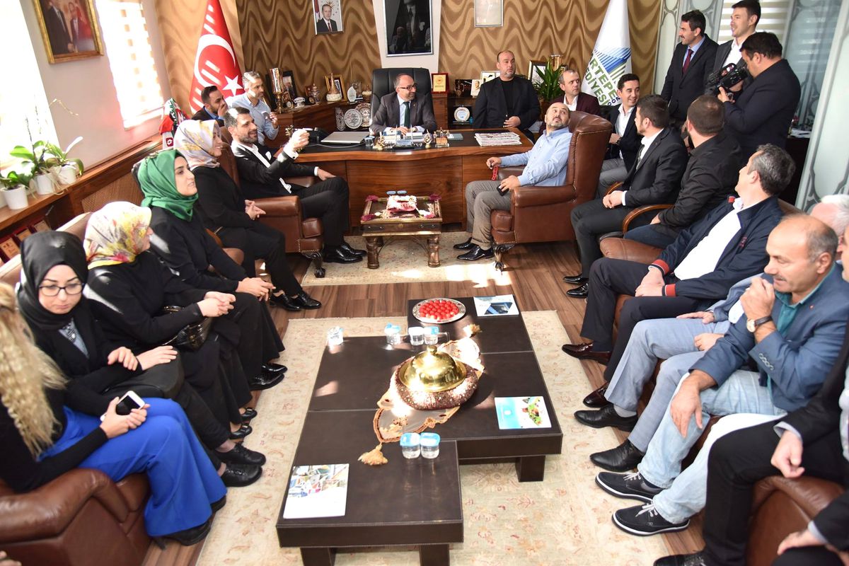 AK Parti Yönetiminden Başkan Üzülmez\'e Ziyaret