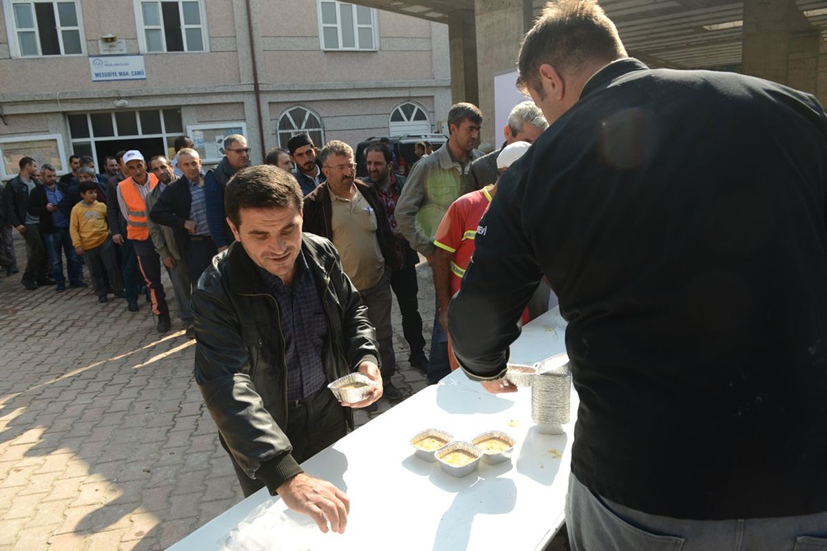 Aşure İle Ağızlar Tatlanmaya Devam Ediyor
