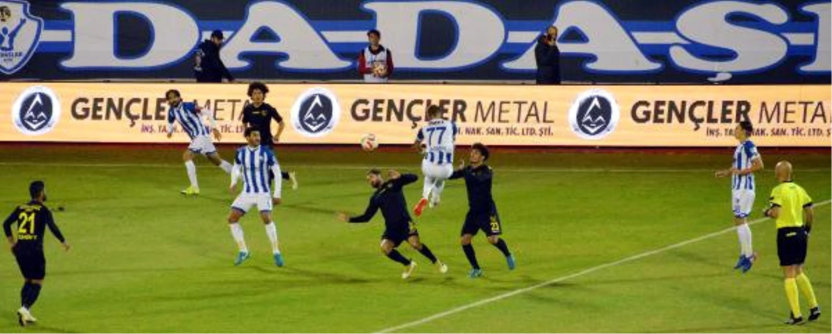 B.b. Erzurumspor - İstanbulspor: 1 - 0