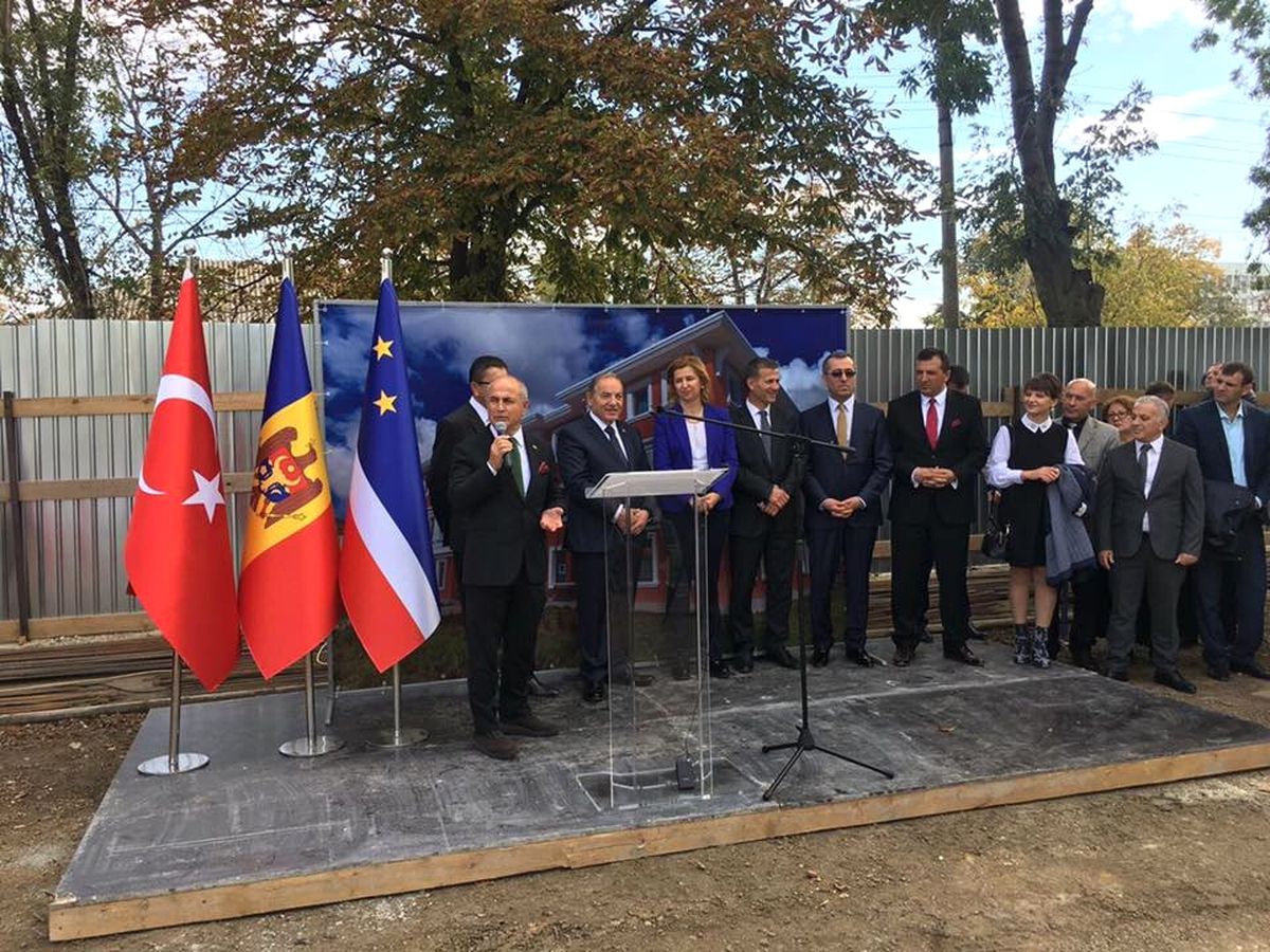 Başkan Akgün, Moldova\'da Temel Atma Törenine Katıldı