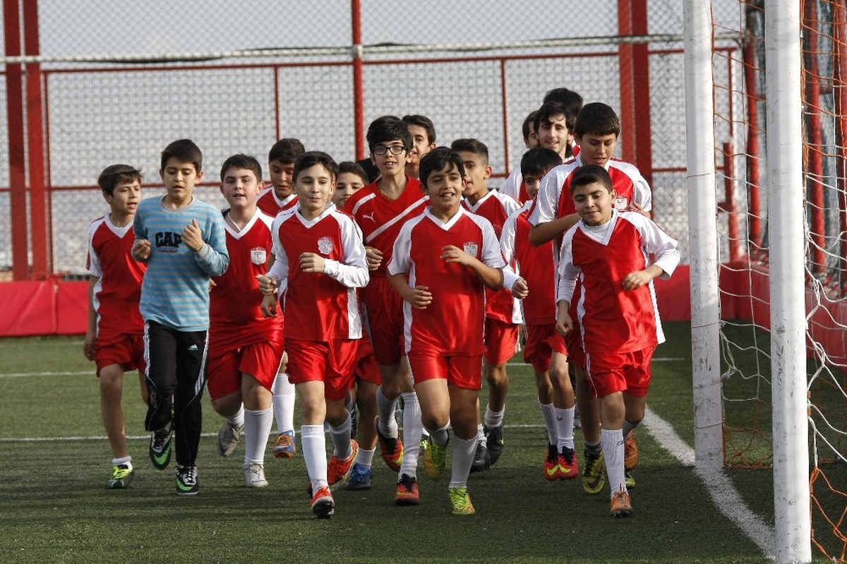 Bayraklı\'da Spor Kursları Ara Vermeden Sürüyor