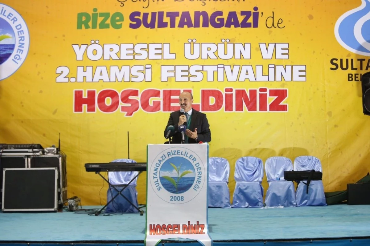 Gençlik ve Spor Bakanı Osman Aşkın Bak, Sultangazi Hamsi Festivali\'nin Açılışına Katıldı