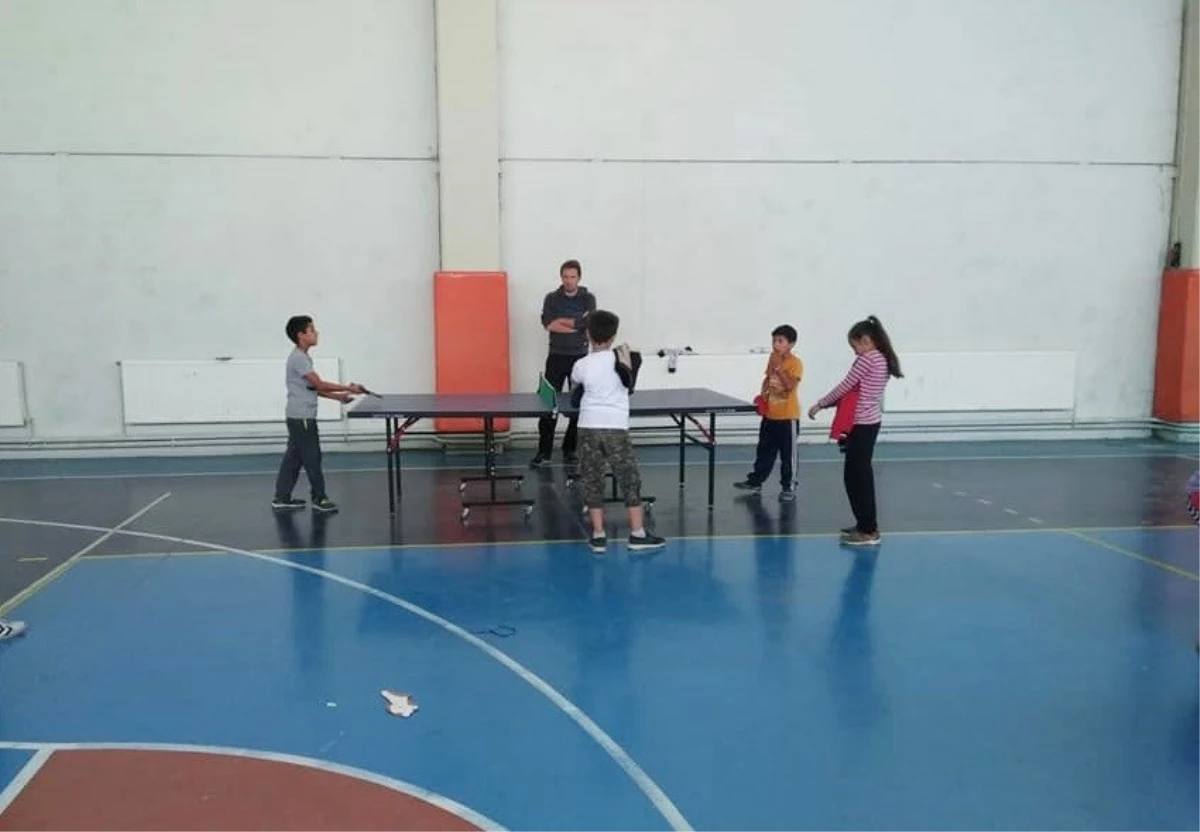 Hisarcık\'ta Ortaokul ve Liseler Arası Masa Tenisi Turnuvası