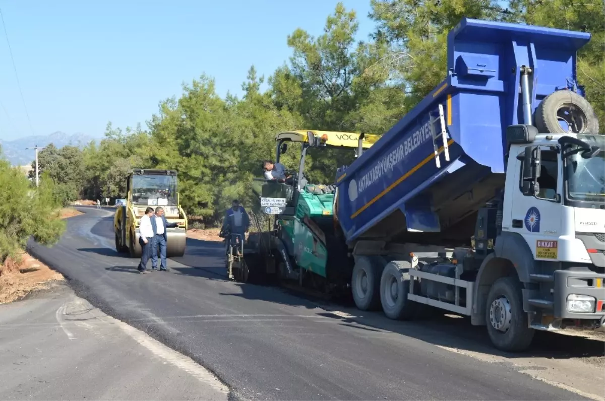 Katı Atık Yolu Asfaltlanıyor