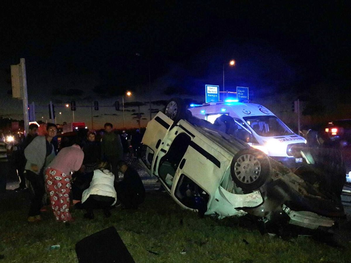 Rize\'de Trafik Kazası: 6 Yaralı
