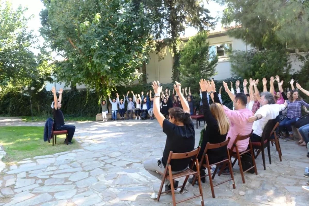 Sanat Çalıştayında Yoga Sürprizi